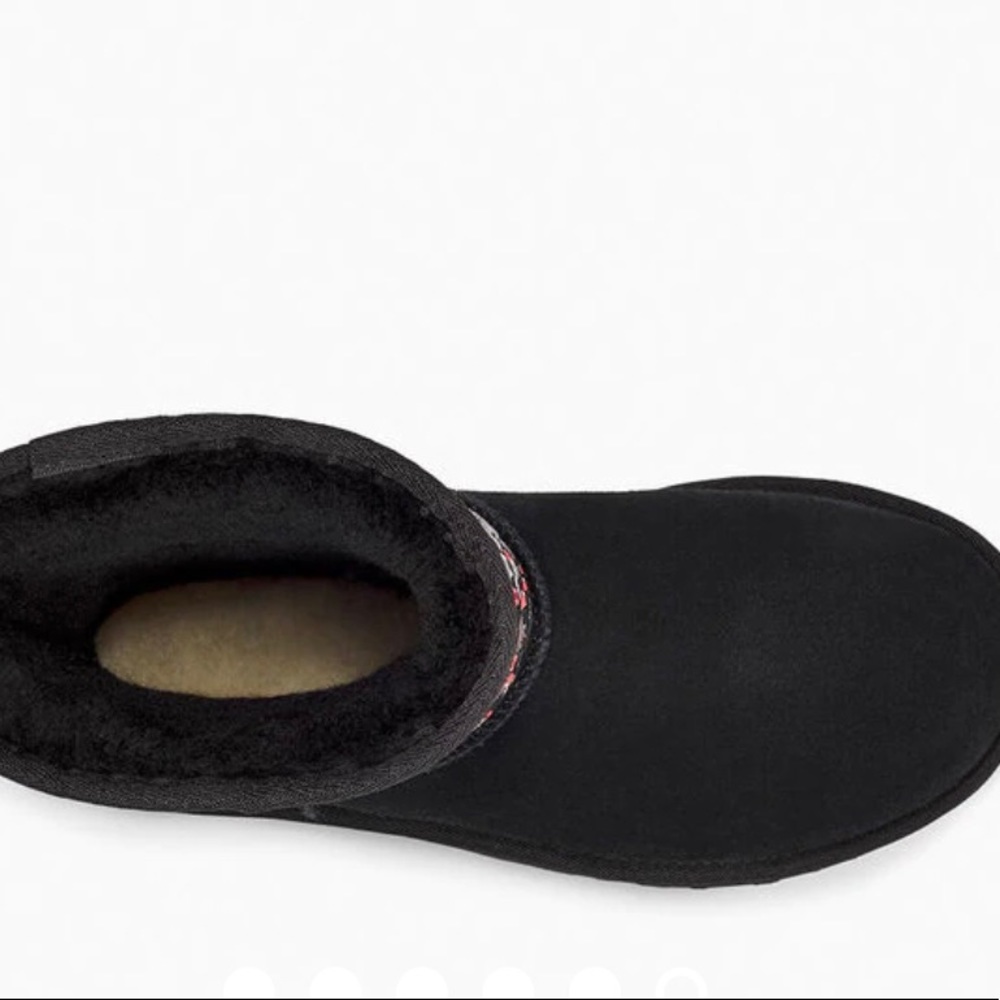 UGG CLASSIC SHORT STUD II - Picture 4 of 6